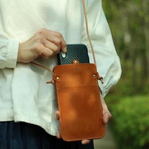 ふるさと納税 川崎市 SKLO 肩掛けシンプルスマートフォンポーチ　Camel
